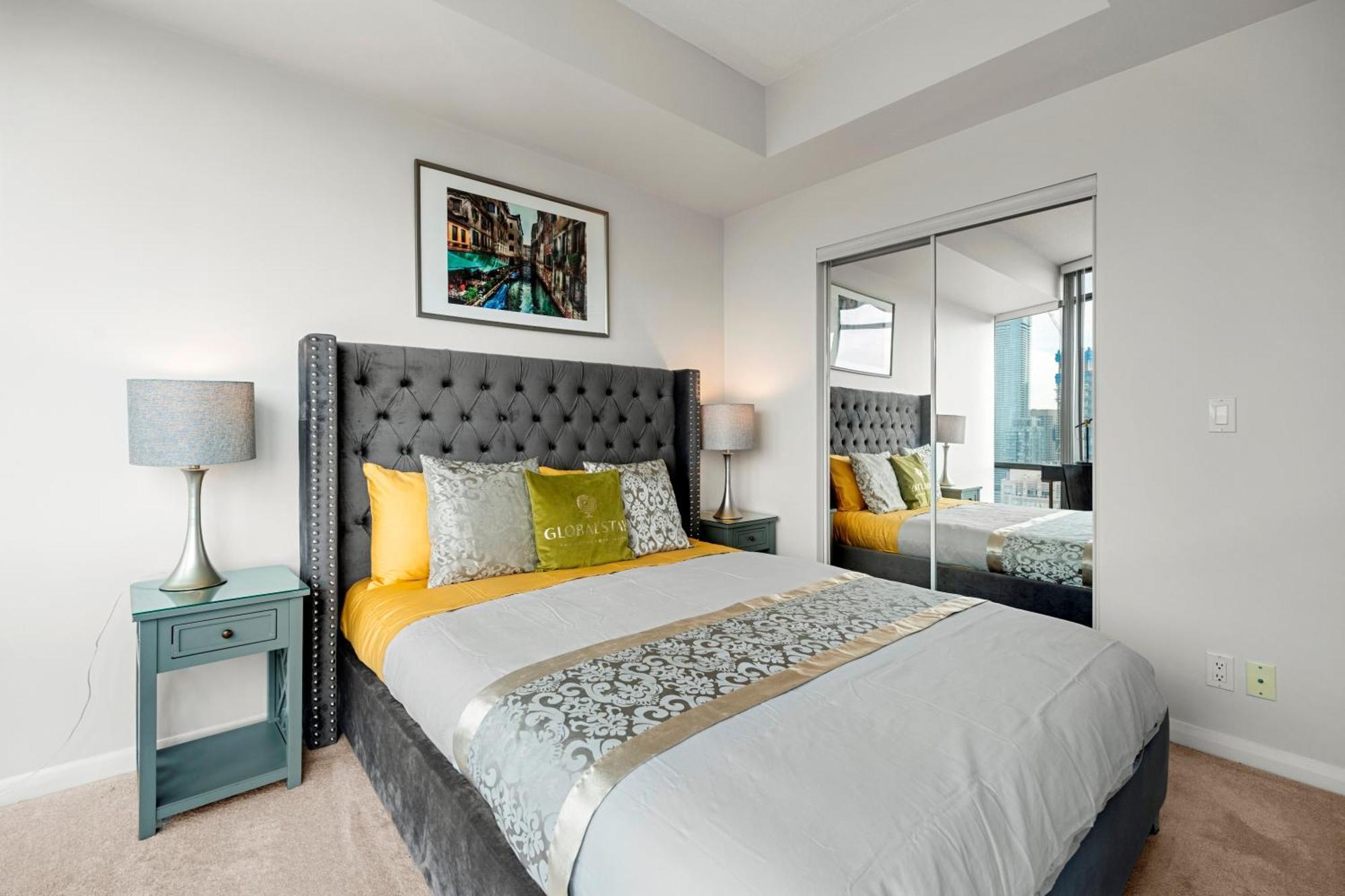 Globalstay. Burano Condos In Downtown Toronto Exterior photo
