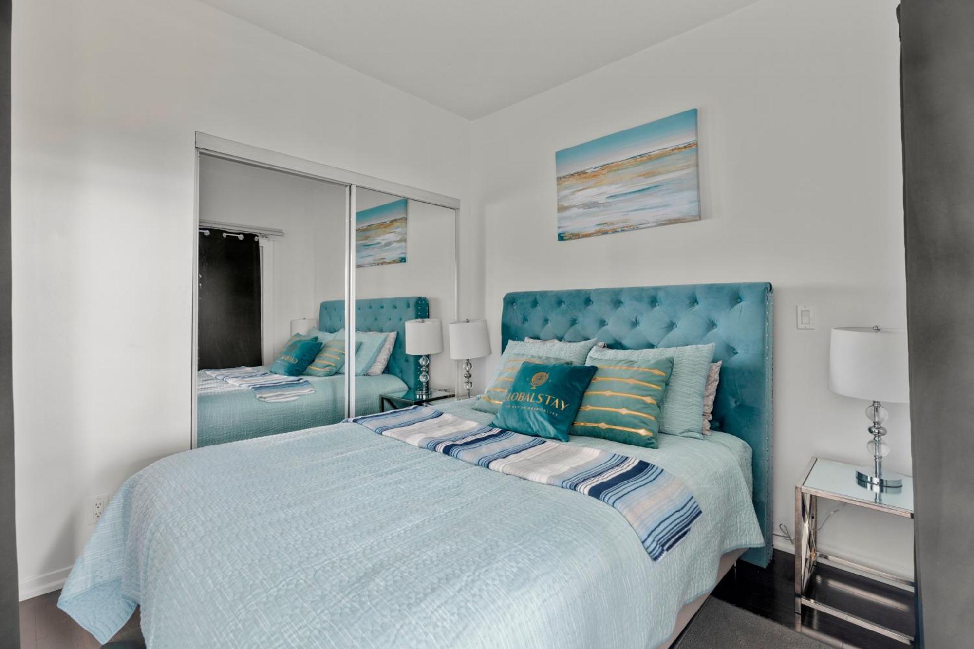 Globalstay. Burano Condos In Downtown Toronto Exterior photo