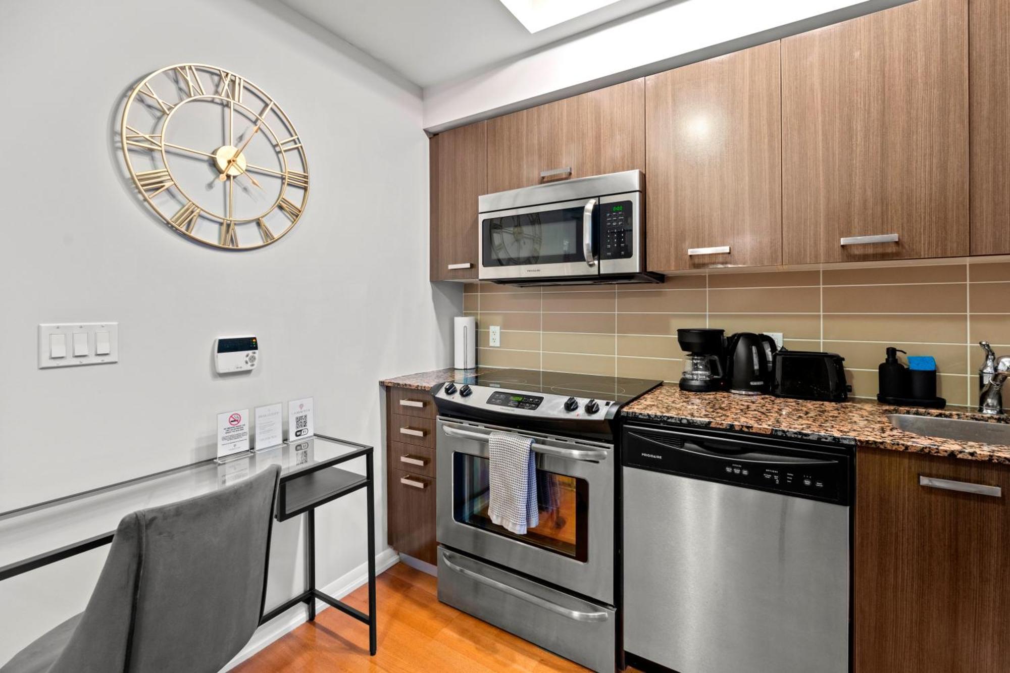 Globalstay. Burano Condos In Downtown Toronto Exterior photo